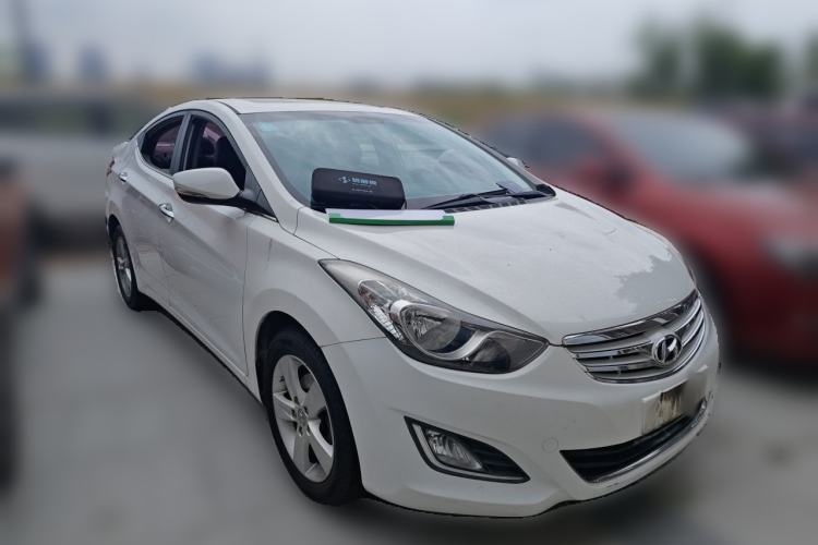 Used Hyundai Elantra (5th Generation / Langdong) 2013 1.6L Automatic Luxury Model Front Right 45 Deg