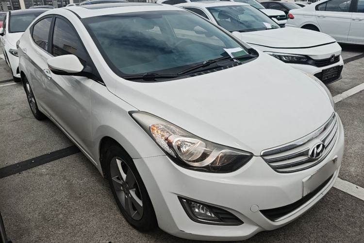 Used Hyundai Elantra (5th Generation / Langdong) 2013 1.6L Automatic Luxury Model Front Right 45 Deg