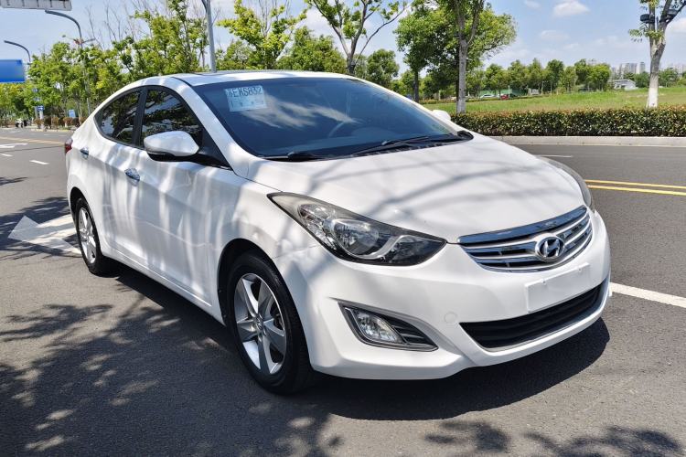 Used Hyundai Elantra (5th Generation / Langdong) 2013 1.6L Automatic Leading Model Front Right 45 Deg