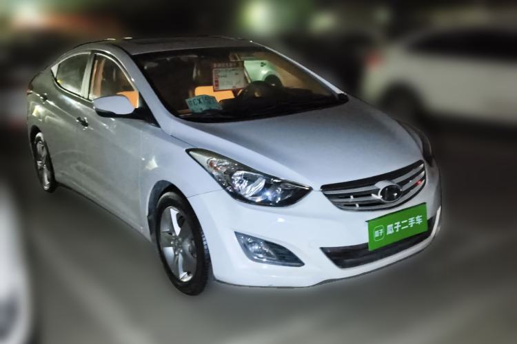 Used Hyundai Elantra (5th Generation / Langdong) 2013 1.6L Automatic Leading Model Front Right 45 Deg