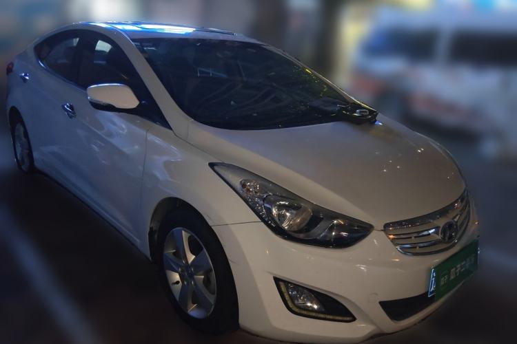 Used Hyundai Elantra (5th Generation / Langdong) 2013 1.6L Automatic Luxury Model Front Right 45 Deg