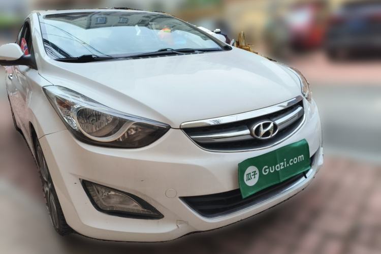 Used Hyundai Elantra (5th Generation / Langdong) 2013 1.6L Automatic Leading Model Front Right 45 Deg