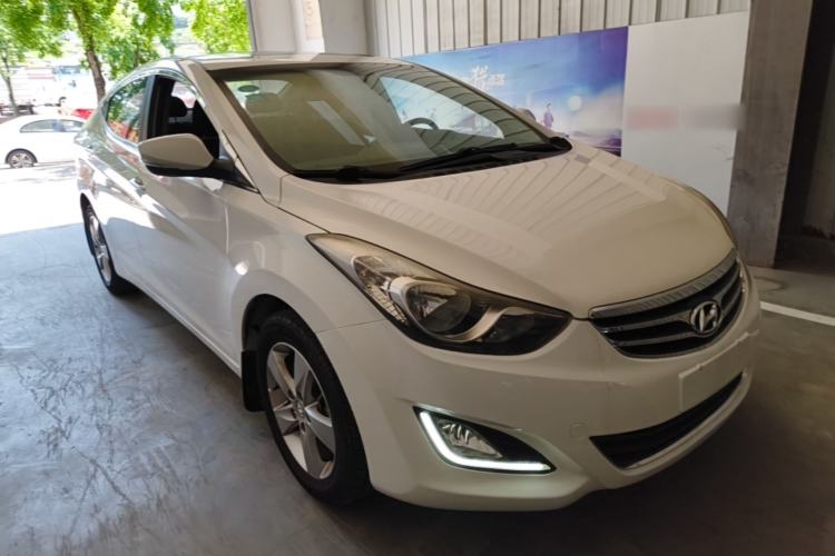 Used Hyundai Elantra (5th Generation / Langdong) 2013 1.6L Automatic Leading Model Front Right 45 Deg