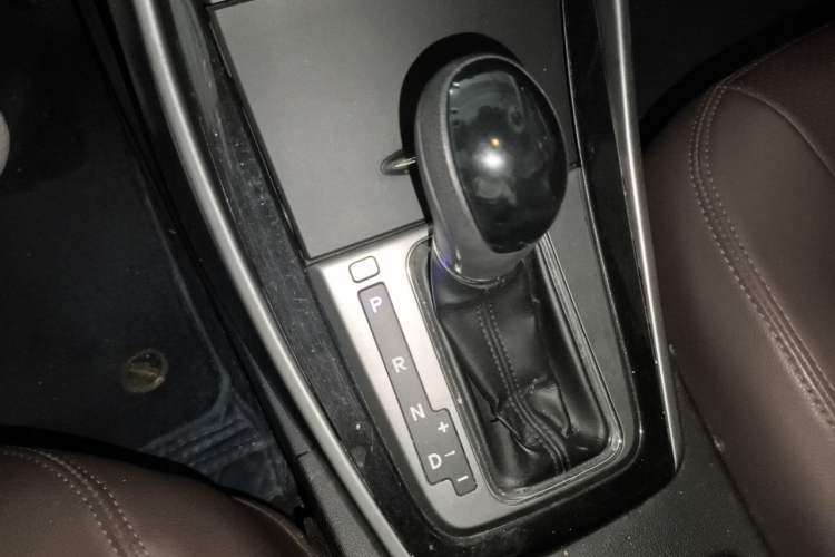 Used Hyundai Elantra (5th Generation / Langdong) 2013 1.6L Automatic Leading Model Gear Lever