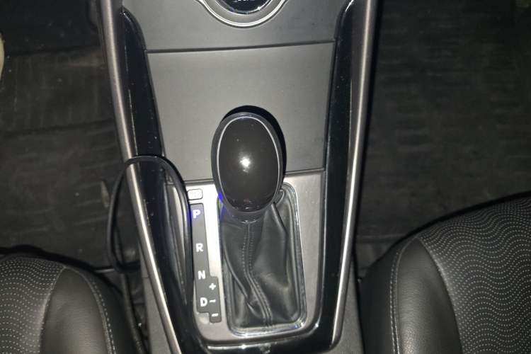 Used Hyundai Elantra (5th Generation / Langdong) 2013 1.6L Automatic Luxury Model Gear Lever