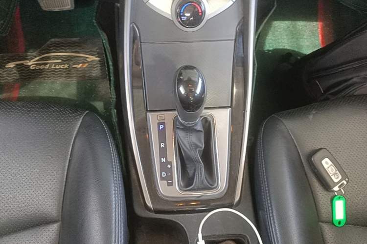 Used Hyundai Elantra (5th Generation / Langdong) 2013 1.6L Automatic Leading Model Gear Lever