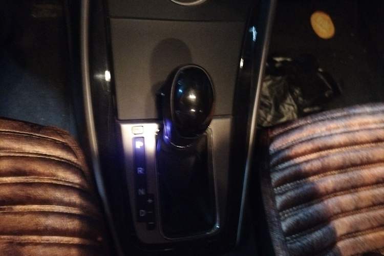 Used Hyundai Elantra (5th Generation / Langdong) 2013 1.6L Automatic Luxury Model Gear Lever
