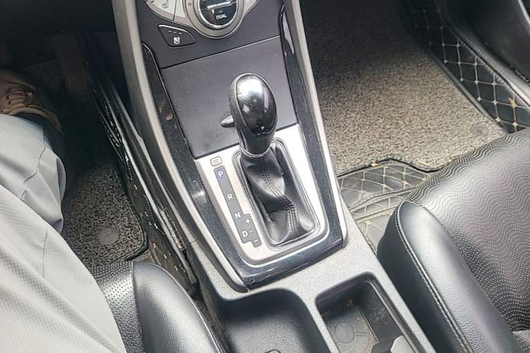 Used Hyundai Elantra (5th Generation / Langdong) 2013 1.6L Automatic Leading Model Gear Lever
