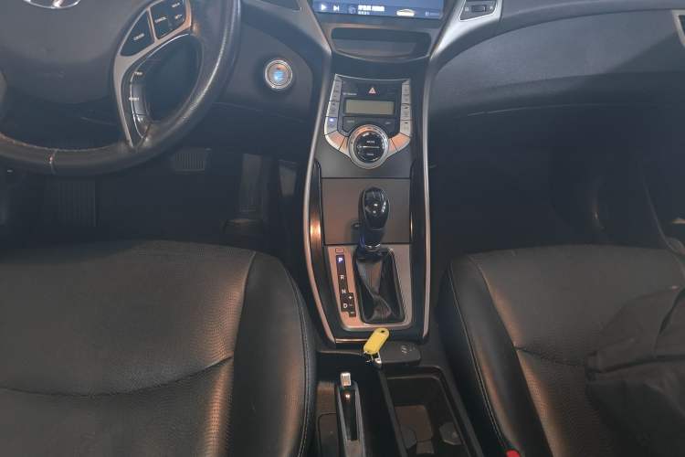 Used Hyundai Elantra (5th Generation / Langdong) 2013 1.6L Automatic Luxury Model Gear Lever