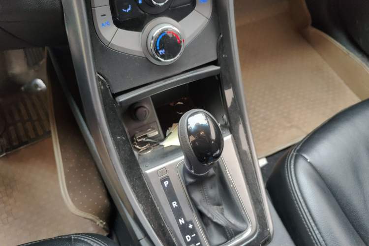 Used Hyundai Elantra (5th Generation / Langdong) 2013 1.6L Automatic Leading Model Gear Lever