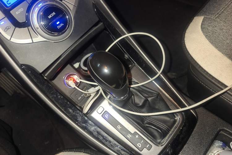 Used Hyundai Elantra (5th Generation / Langdong) 2013 1.6L Automatic Luxury Model Gear Lever