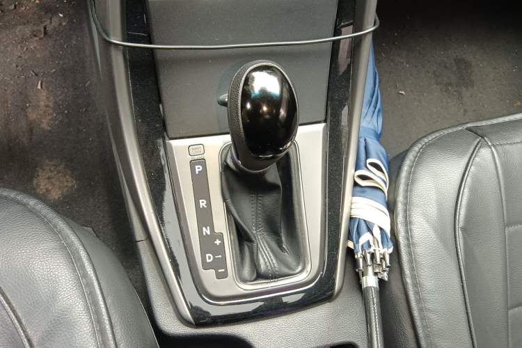 Used Hyundai Elantra (5th Generation / Langdong) 2013 1.6L Automatic Leading Model Gear Lever
