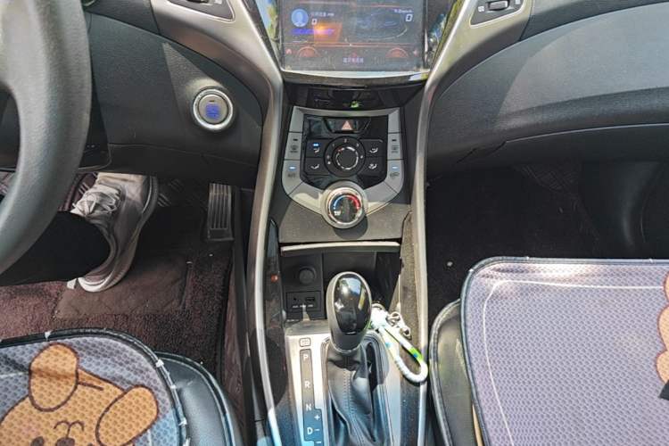 Used Hyundai Elantra (5th Generation / Langdong) 2013 1.6L Automatic Leading Model Gear Lever