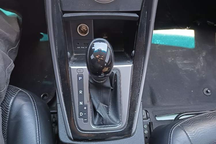 Used Hyundai Elantra (5th Generation / Langdong) 2013 1.6L Automatic Luxury Model Gear Lever