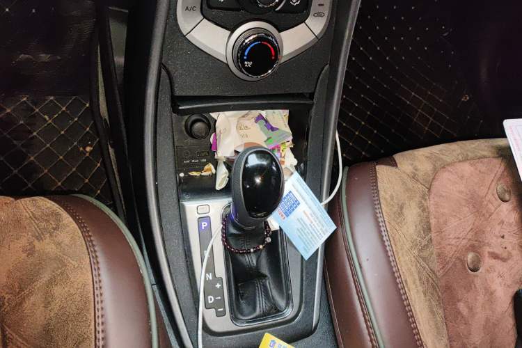 Used Hyundai Elantra (5th Generation / Langdong) 2013 1.6L Automatic Leading Model Gear Lever