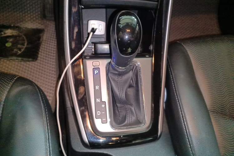 Used Hyundai Elantra (5th Generation / Langdong) 2013 1.6L Automatic Luxury Model Gear Lever