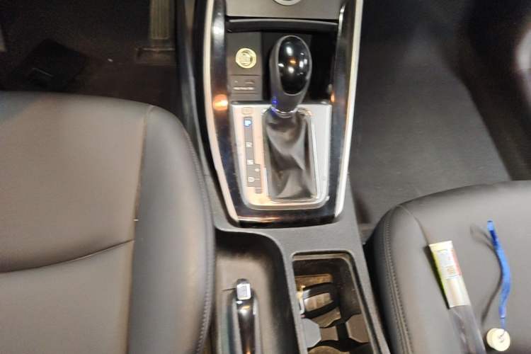 Used Hyundai Elantra (5th Generation / Langdong) 2013 1.6L Automatic Leading Model Gear Lever