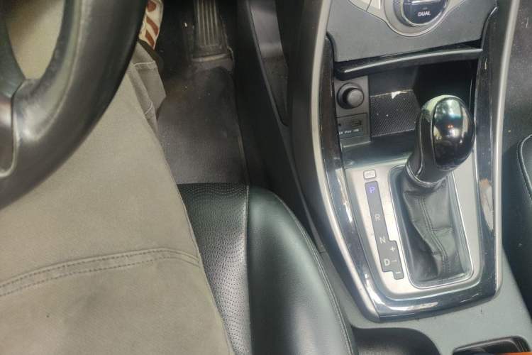 Used Hyundai Elantra (5th Generation / Langdong) 2013 1.6L Automatic Luxury Model Gear Lever