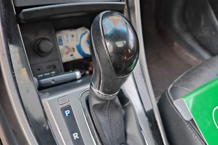 Used Hyundai Elantra (5th Generation / Langdong) 2013 1.6L Automatic Luxury Model Gear Lever