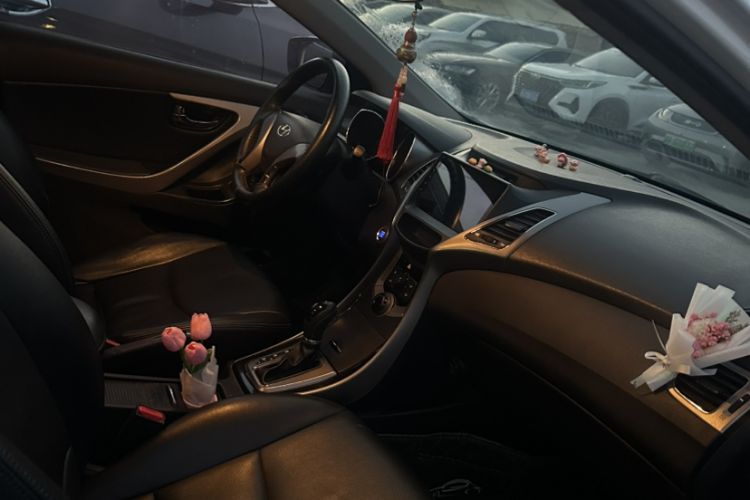 Used Hyundai Elantra (5th Generation / Langdong) 2013 1.6L Automatic Leading Model Interior 2