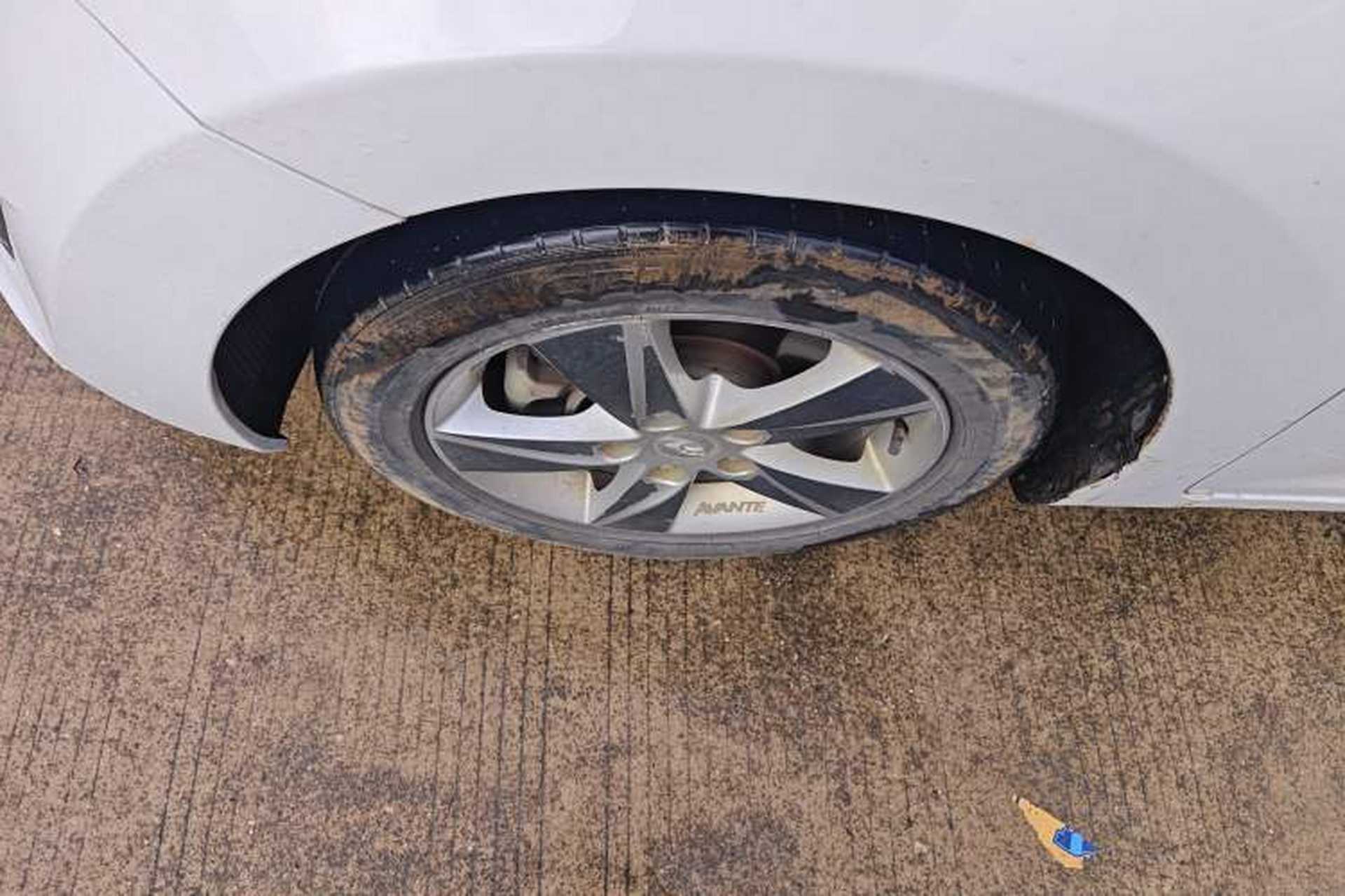 Used Hyundai Elantra (5th Generation / Langdong) 2013 1.6L Automatic Leading Model Left Front Wheel Hub