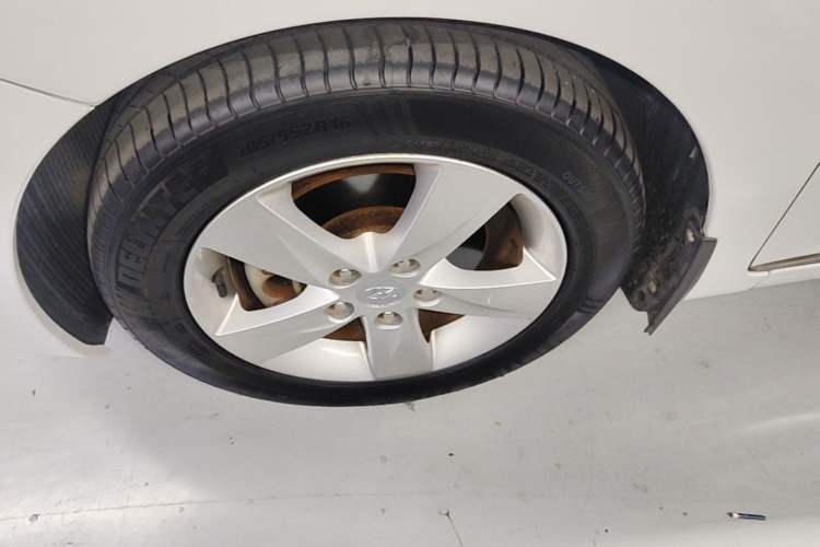 Used Hyundai Elantra (5th Generation / Langdong) 2013 1.6L Automatic Leading Model Left Front Wheel Hub