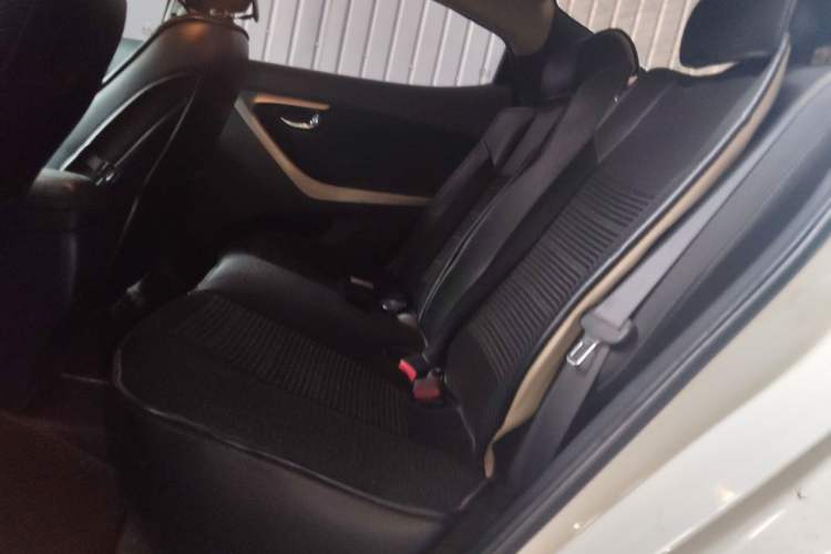 Used Hyundai Elantra (5th Generation / Langdong) 2013 1.6L Automatic Leading Model Left Rear Seat