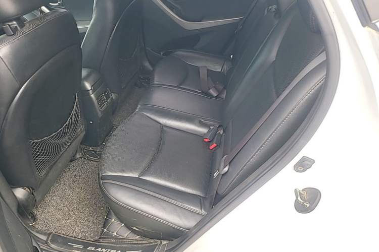 Used Hyundai Elantra (5th Generation / Langdong) 2013 1.6L Automatic Leading Model Left Rear Seat