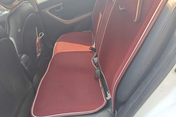 Used Hyundai Elantra (5th Generation / Langdong) 2013 1.6L Automatic Leading Model Left Rear Seat