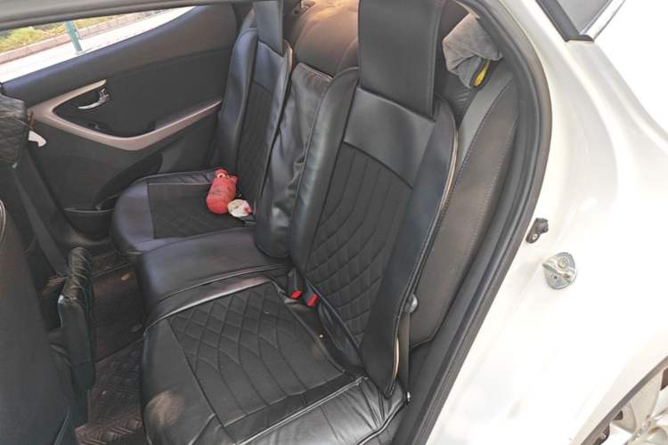 Used Hyundai Elantra (5th Generation / Langdong) 2013 1.6L Automatic Leading Model Left Rear Seat