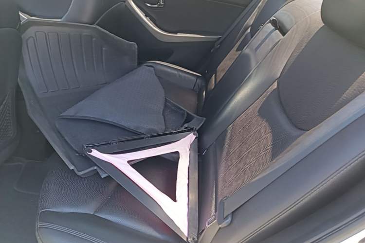 Used Hyundai Elantra (5th Generation / Langdong) 2013 1.6L Automatic Luxury Model Left Rear Seat