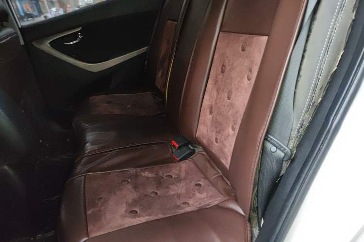 Used Hyundai Elantra (5th Generation / Langdong) 2013 1.6L Automatic Leading Model Left Rear Seat