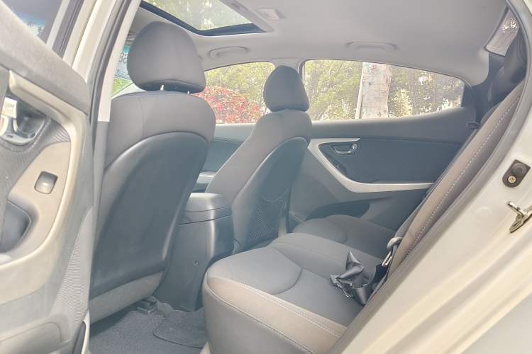 Used Hyundai Elantra (5th Generation / Langdong) 2013 1.6L Automatic Leading Model Left Rear Seat