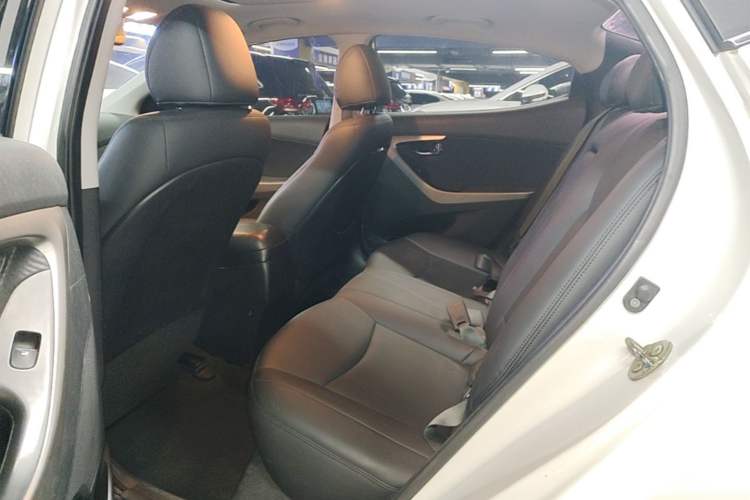 Used Hyundai Elantra (5th Generation / Langdong) 2013 1.6L Automatic Leading Model Left Rear Seat
