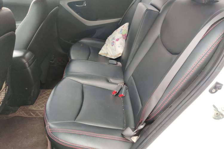 Used Hyundai Elantra (5th Generation / Langdong) 2013 1.6L Automatic Leading Model Left Rear Seat
