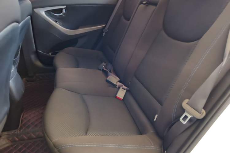 Used Hyundai Elantra (5th Generation / Langdong) 2013 1.6L Automatic Leading Model Left Rear Seat