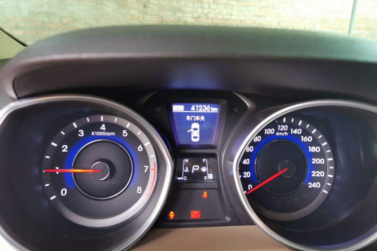 Used Hyundai Elantra (5th Generation / Langdong) 2013 1.6L Automatic Leading Model Odometer Close Up
