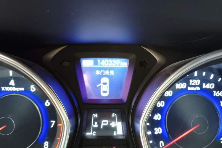 Used Hyundai Elantra (5th Generation / Langdong) 2013 1.6L Automatic Luxury Model Odometer Close Up