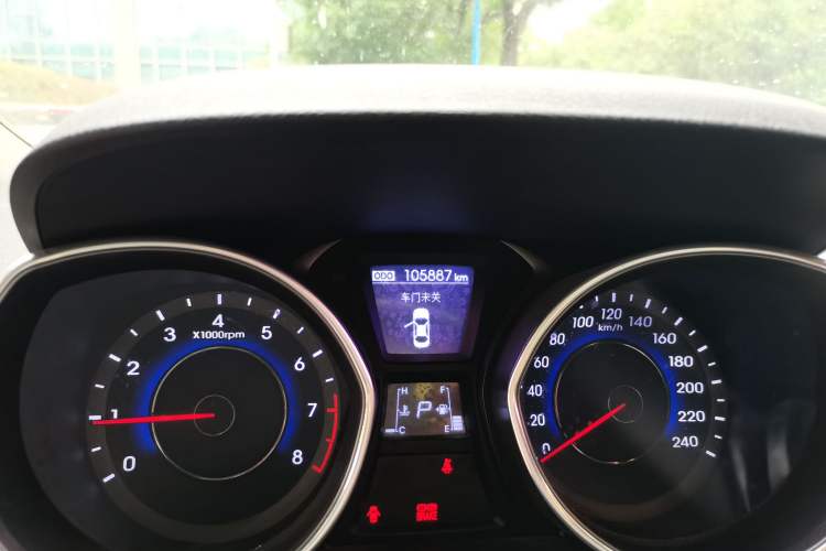 Used Hyundai Elantra (5th Generation / Langdong) 2013 1.6L Automatic Leading Model Odometer Close Up