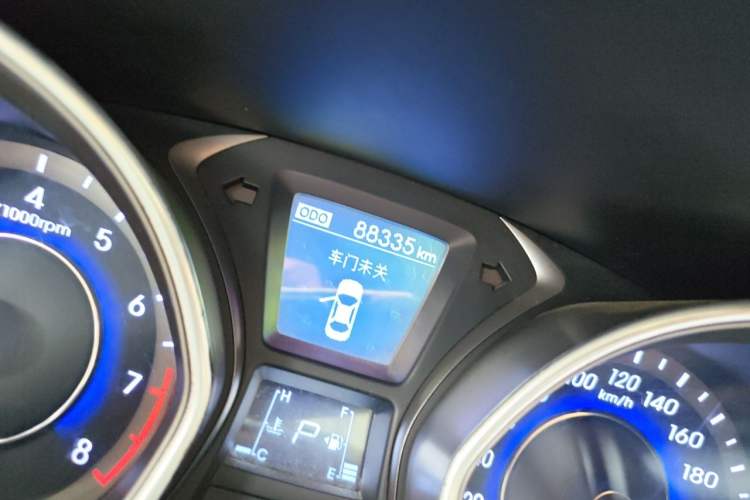 Used Hyundai Elantra (5th Generation / Langdong) 2013 1.6L Automatic Luxury Model Odometer Close Up