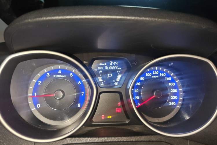 Used Hyundai Elantra (5th Generation / Langdong) 2013 1.6L Automatic Leading Model Odometer Close Up