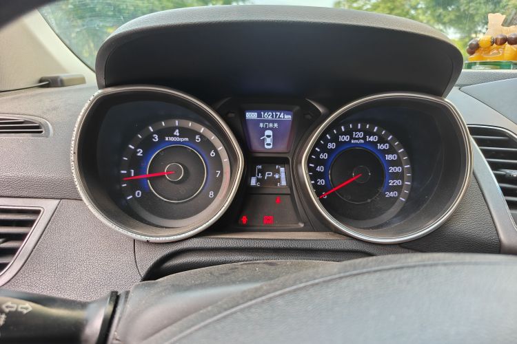 Used Hyundai Elantra (5th Generation / Langdong) 2013 1.6L Automatic Luxury Model Odometer Close Up