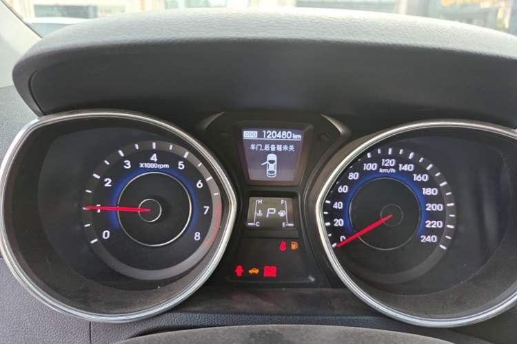 Used Hyundai Elantra (5th Generation / Langdong) 2013 1.6L Automatic Leading Model Odometer Close Up