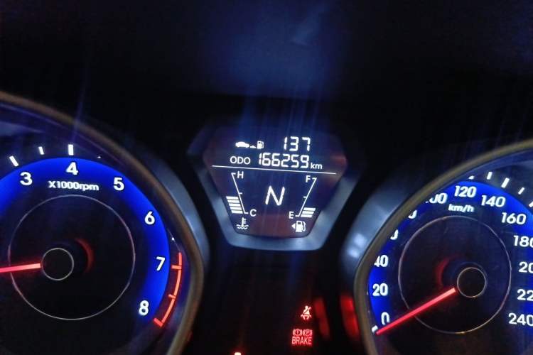 Used Hyundai Elantra (5th Generation / Langdong) 2013 1.6L Automatic Leading Model Odometer Close Up
