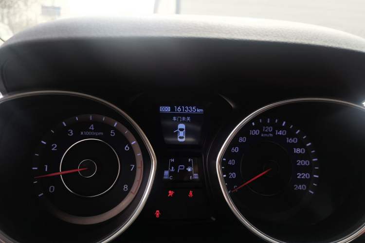 Used Hyundai Elantra (5th Generation / Langdong) 2013 1.6L Automatic Leading Model Odometer Close Up