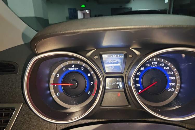 Used Hyundai Elantra (5th Generation / Langdong) 2013 1.6L Automatic Leading Model Odometer Close Up