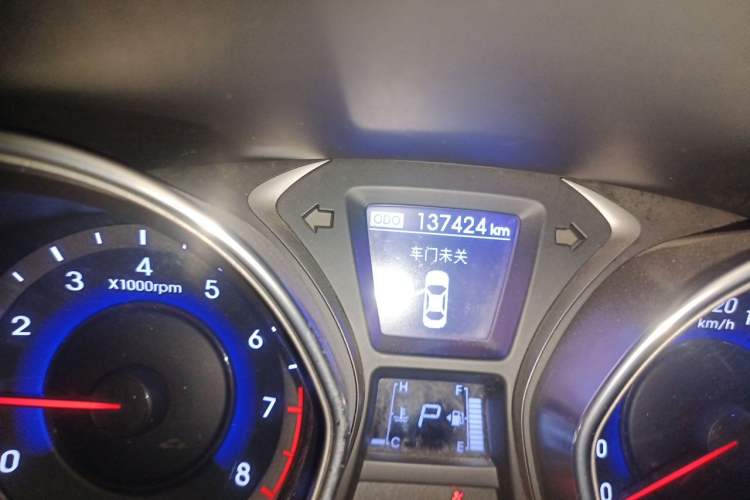 Used Hyundai Elantra (5th Generation / Langdong) 2013 1.6L Automatic Luxury Model Odometer Close Up