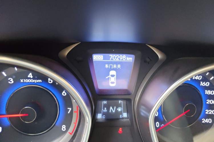 Used Hyundai Elantra (5th Generation / Langdong) 2013 1.6L Automatic Leading Model Odometer Close Up
