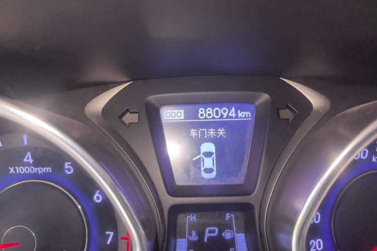 Used Hyundai Elantra (5th Generation / Langdong) 2013 1.6L Automatic Leading Model Odometer Close Up