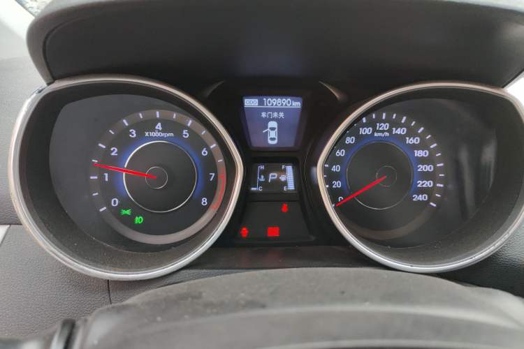 Used Hyundai Elantra (5th Generation / Langdong) 2013 1.6L Automatic Leading Model Odometer Close Up